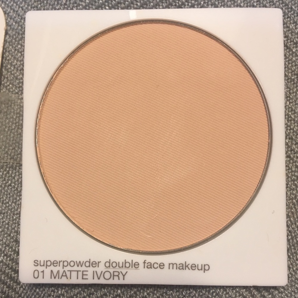 Clinique SuperPowder DoubleFace Powder Foundation